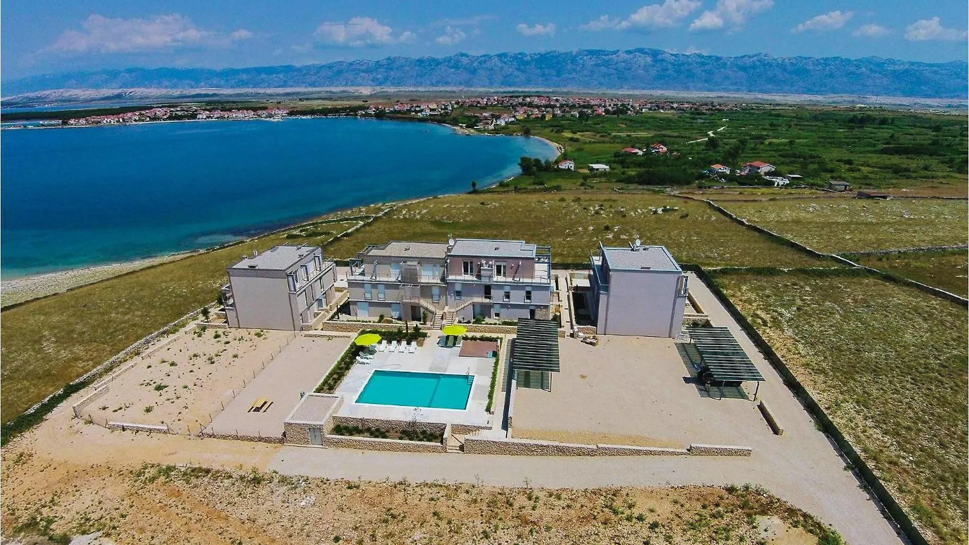 Beautiful Apartment In Povljana With Wifi